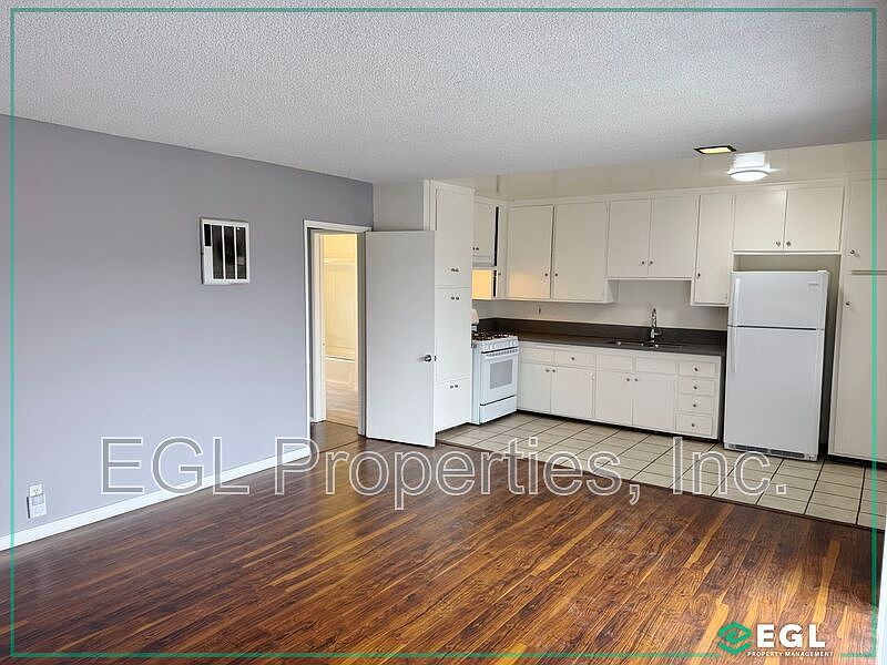 1st image of 559 Evergreen St APT 5
