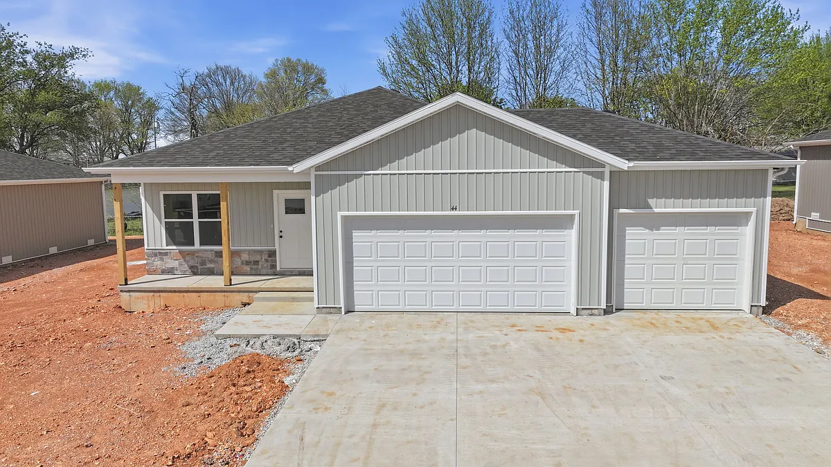 Building Photo - 44 Whitley Ln