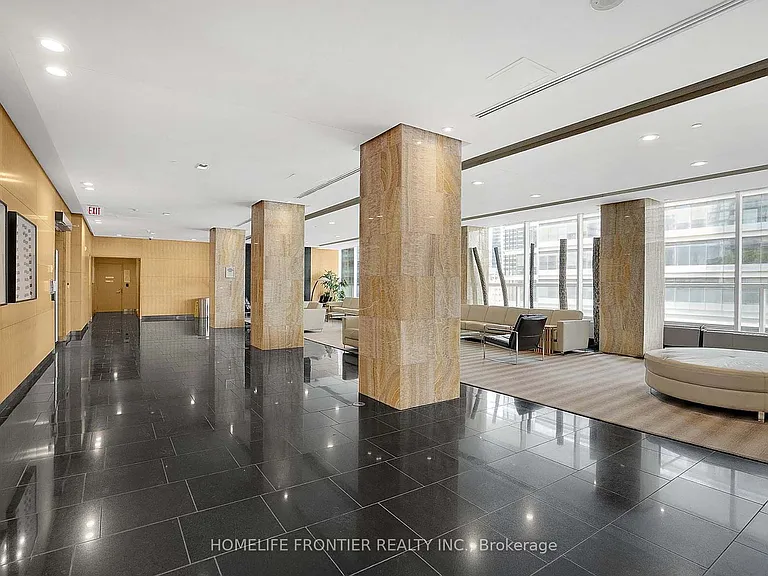 65 Bremner Blvd #2111 — Photo 34