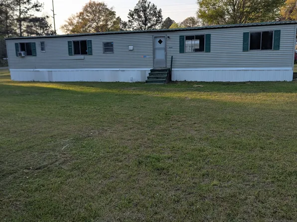 2601 Marlow Rd, Selma, AL 36703