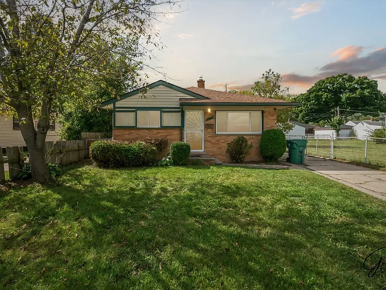 22843 Lambrecht Ave — Photo 1