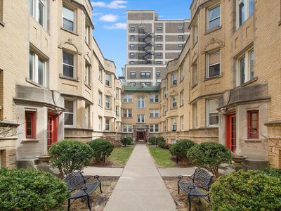 6811 N Lakewood Ave APT 3E, Chicago, IL, 60626