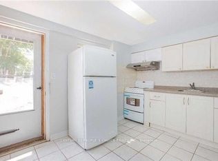 43 Wolseley St #BASEMENT, Toronto, ON M5T 1A3