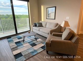 660 W Big Beaver Rd #637, Troy, MI 48084