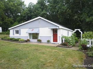 313 6 Mile Rd NE, Comstock Park, MI 49321