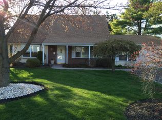 8 Dahlia Rd, Somerset, NJ 08873