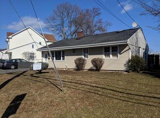 89 Silver Lake Ave, Edison, NJ 08817
