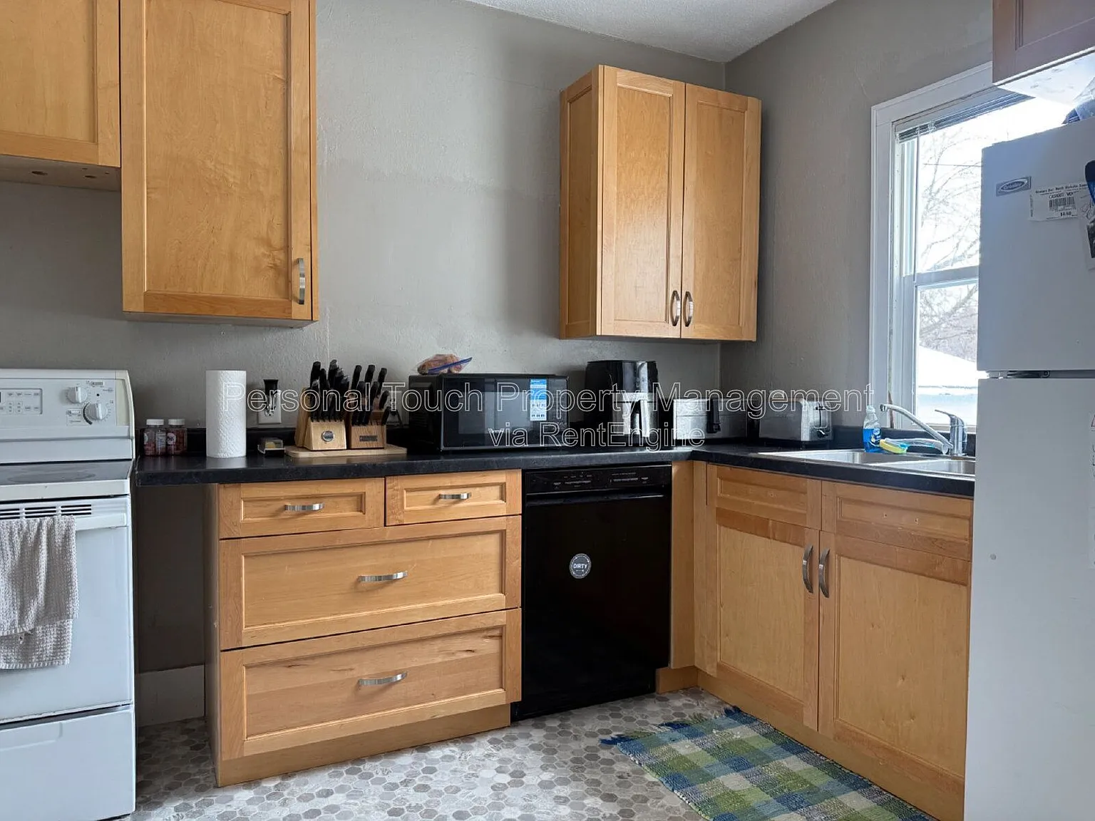 4 bed, 2.5 bath, 2039 sqft, $1,845 — Photo 3