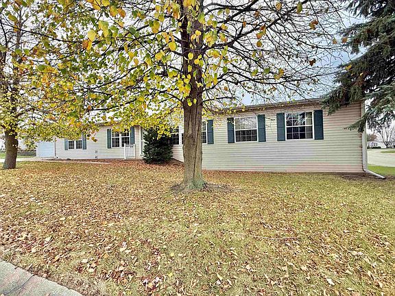 3rd image of 8416 Tamarack Dr