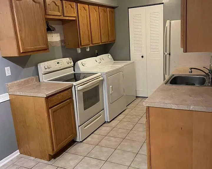 10027 Penrith Dr — Photo 5