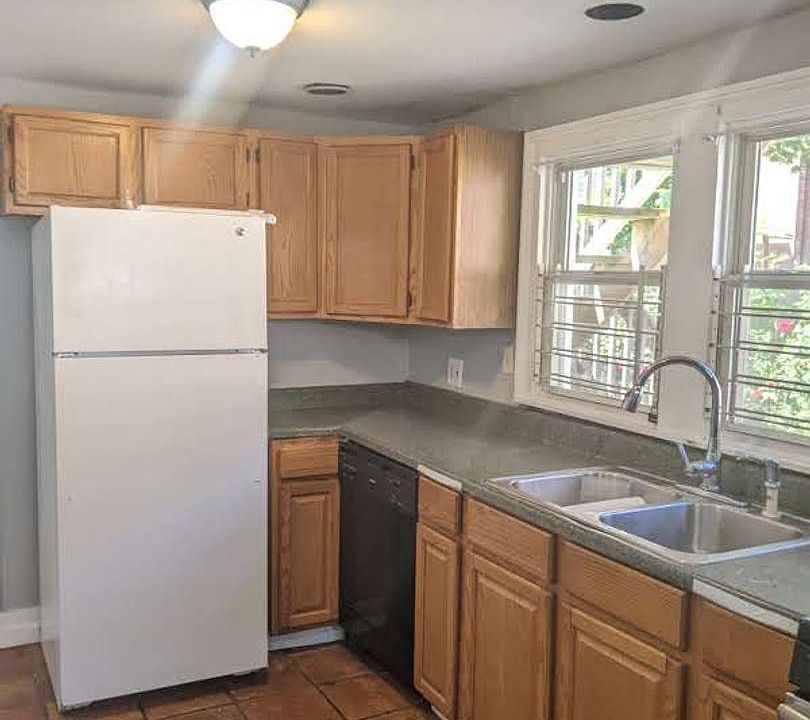 1st image of 73 Edgewood Ave