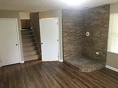 693 Lakeshore Pkwy — Photo 16