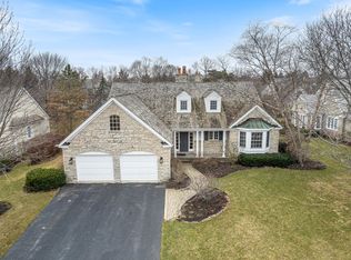 330 Meadow Lake Ln, Lake Forest, IL 60045