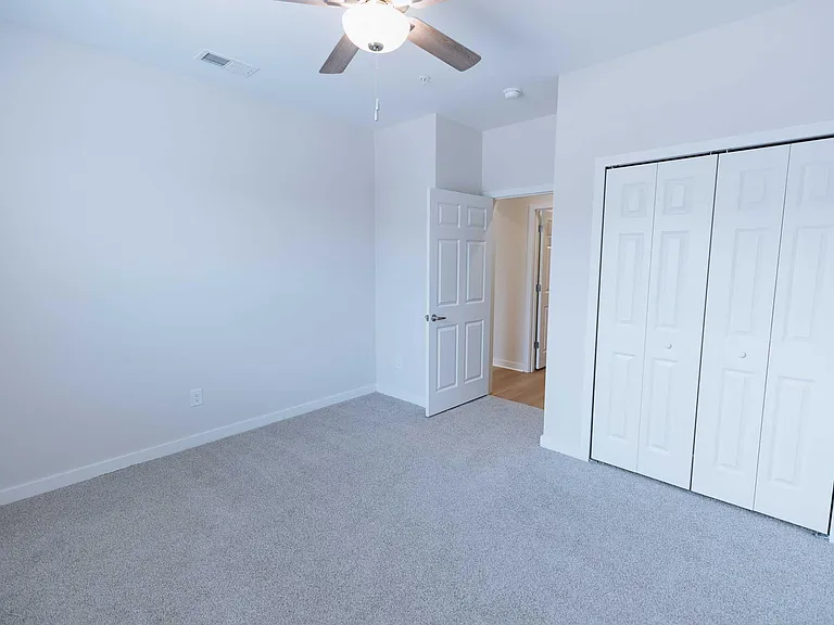 British Woods Apartments — Photo 14