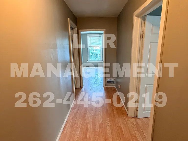 1623 Maple St — Photo 8