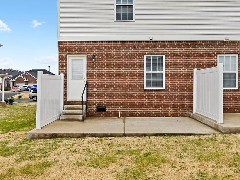 730 Village Creek Dr — Photo 11