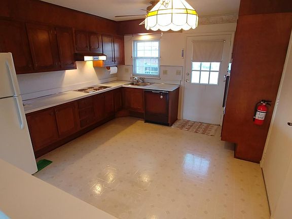 2nd image of 438A Portsmouth Dr #100A