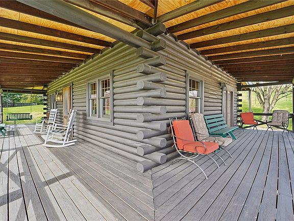 5th image of 124 Harriet Dr