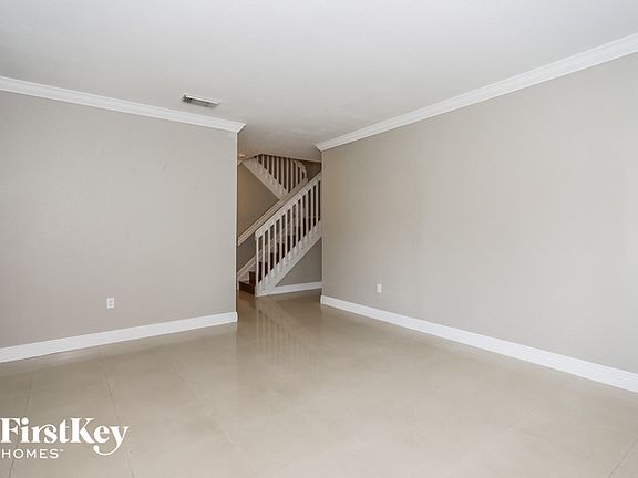 2nd image of 1320 NE 41st Pl