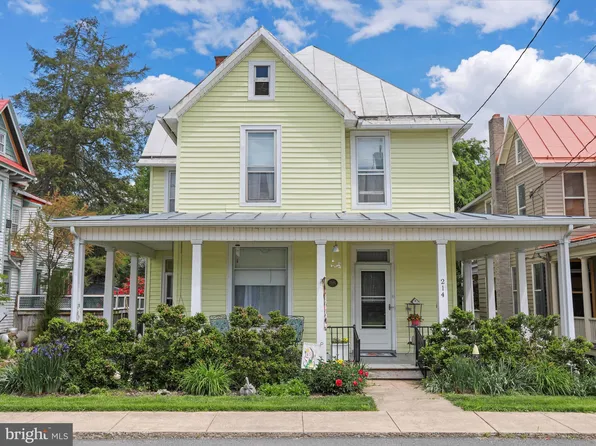 214 Center St, Edinburg, VA 22824