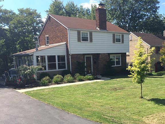 2nd image of 3202 Longwood Dr