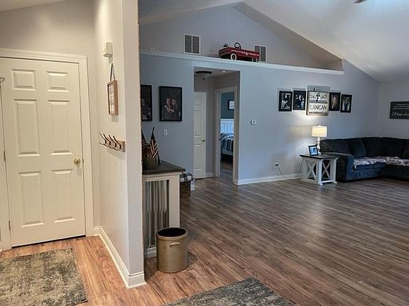3rd image of 547 Oakland Meadows Blvd