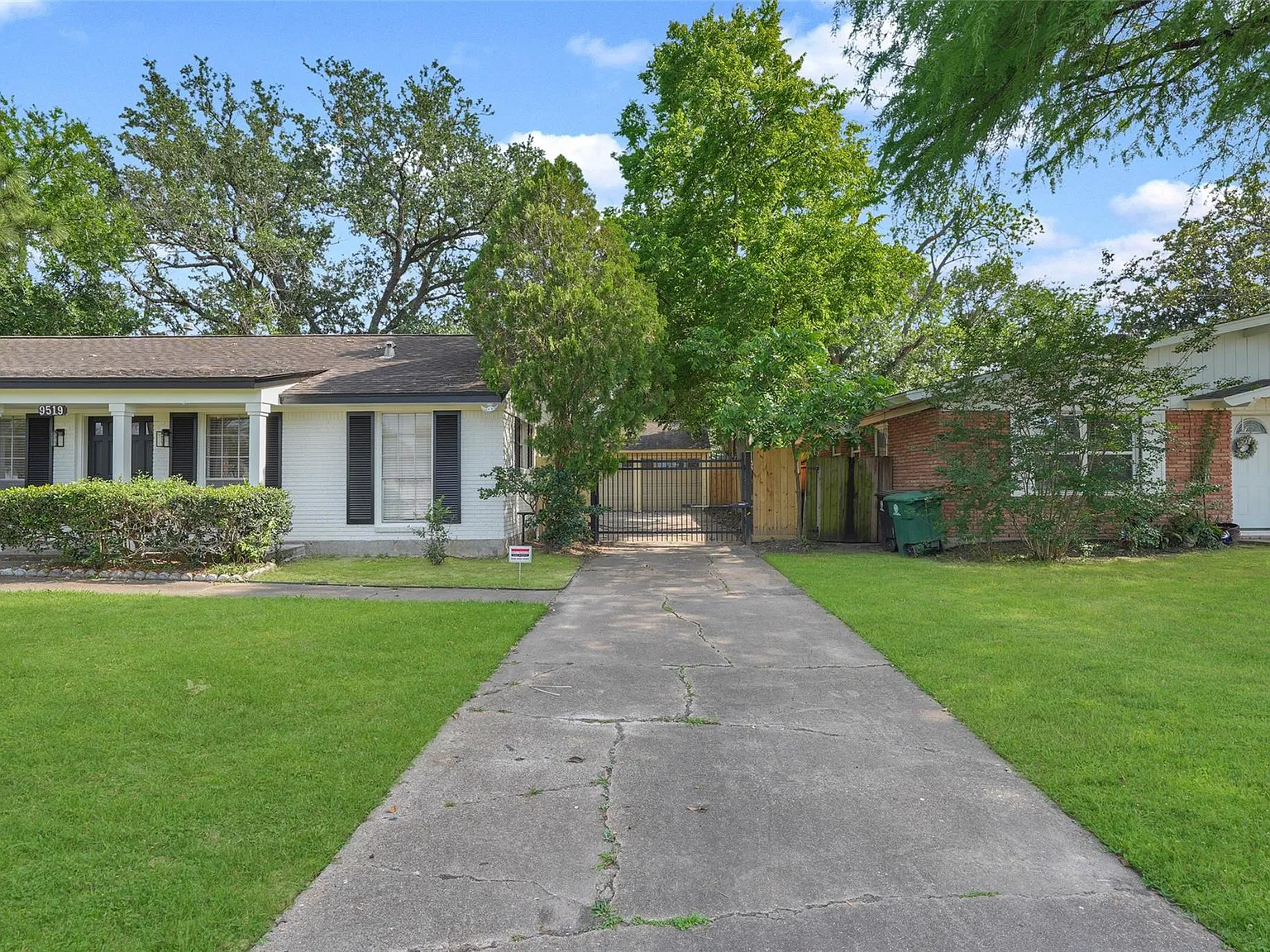 2 bed, 1.0 bath, 1375 sqft, $1,850 — Photo 2