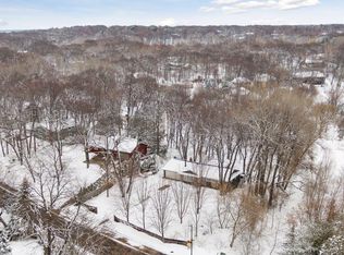 18400 Ridgewood Rd, Minnetonka, MN 55345