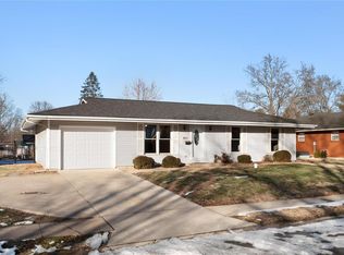 821 Vassar Dr, Edwardsville, IL