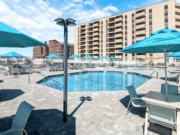 360 Shore Road #2C, Long Beach, NY 11561
