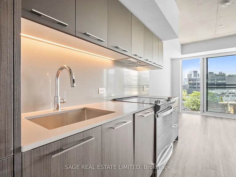 665 Queen St E #514 — Photo 6