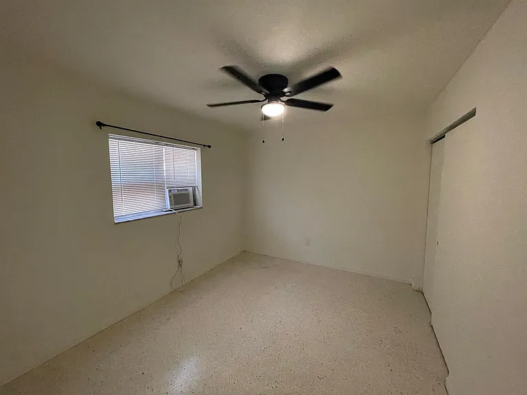 2220 N 19th Ave #6 — Photo 8