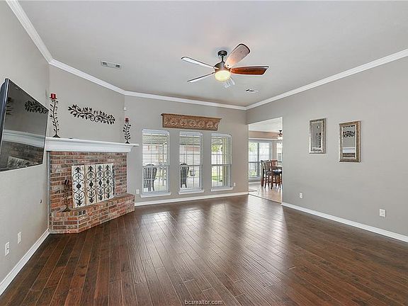 4th image of 1203 Remington Ct