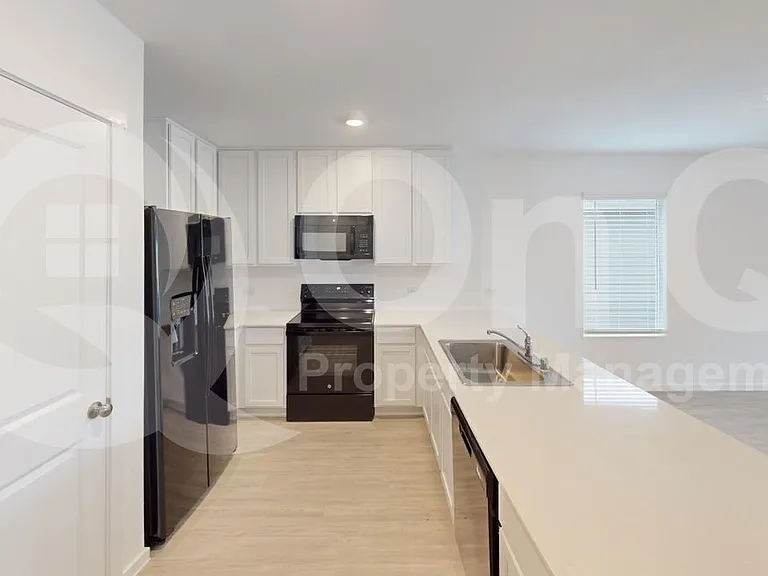6744 Teal Cir — Photo 3