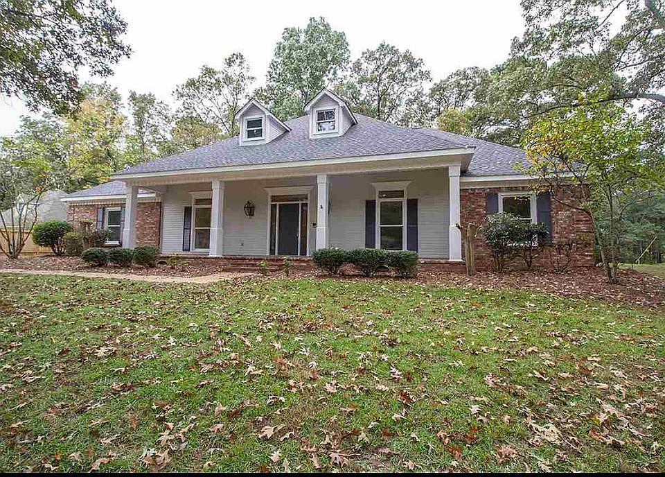 1st image of 101 Hunter Ct