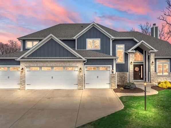 359 W Sandhurst Dr, Valparaiso, IN 46385