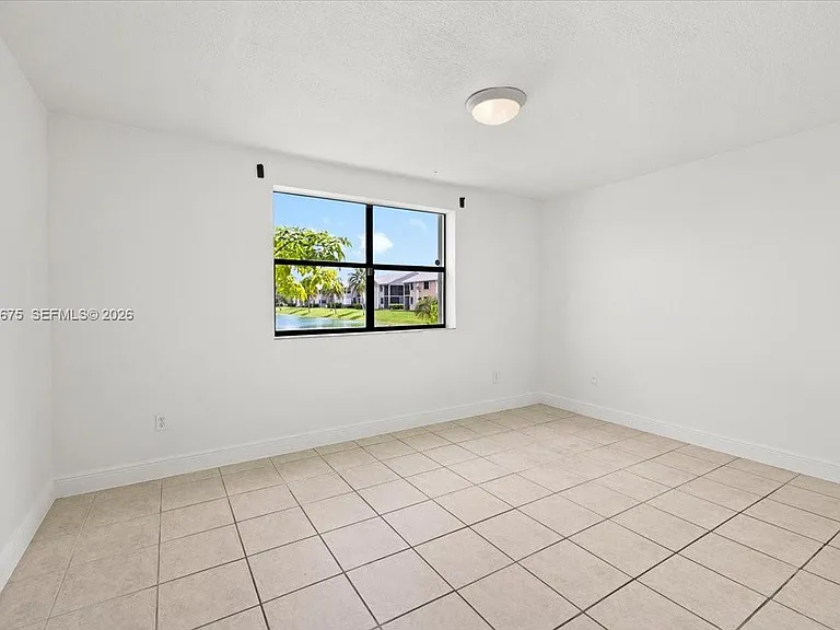 999 Hamilton Dr #999B — Photo 13
