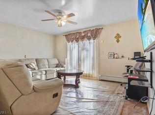 611 Knoll Rd, Boonton, NJ 07005