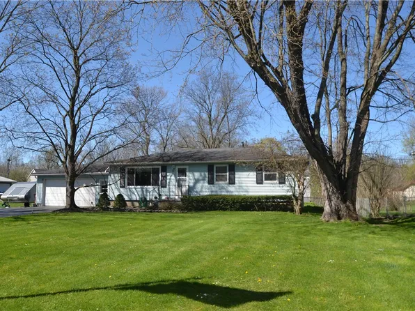 34 Greyson Rd, Rochester, NY 14623