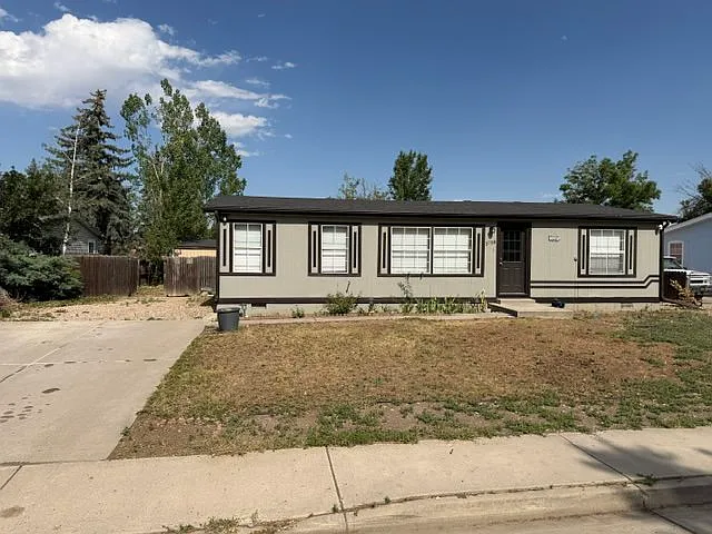 3738 Bellaire Ave — Photo 1