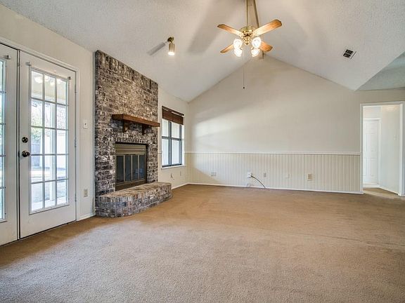 5th image of 6041 Hillglen Dr