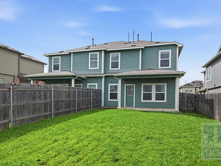 15213 Spruce Frost Cv #A — Photo 27
