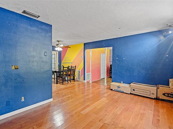 2nd image of 1717 NE 28TH AVENUE