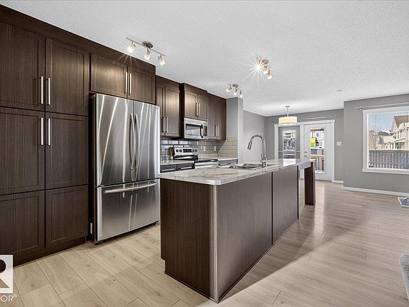 4th image of 35 Prairie Gate