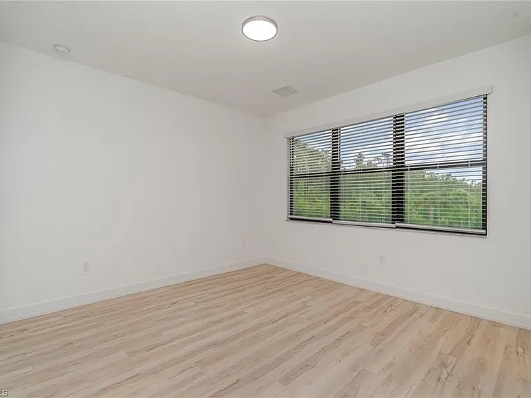 12750 Woodbury Dr — Photo 19