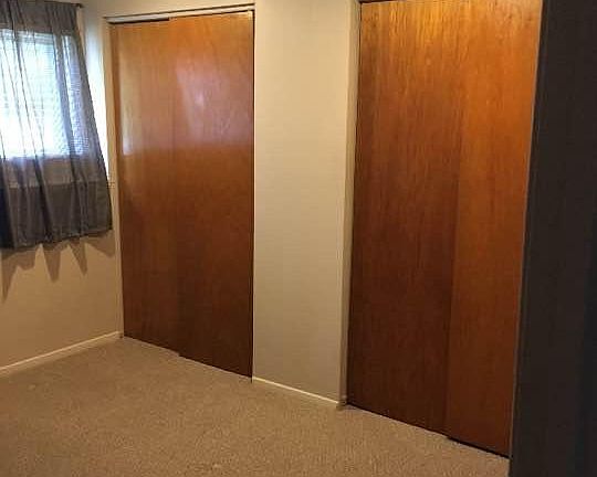 4th image of 33 Hollo Dr
