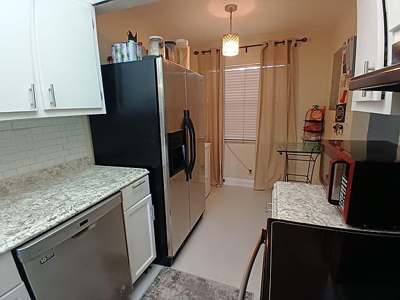 5th image of 3361 NW 47th Terrace #121
