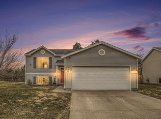 377 White Pine Ct, Belding, MI 48809