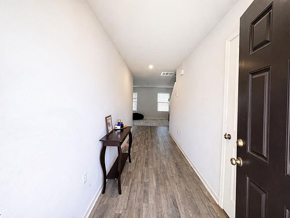 4th image of 727 Wayfinder Run