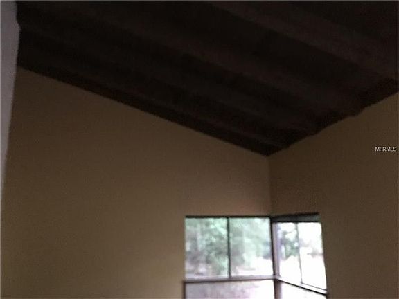 5th image of 110 Wax Myrtle Ln